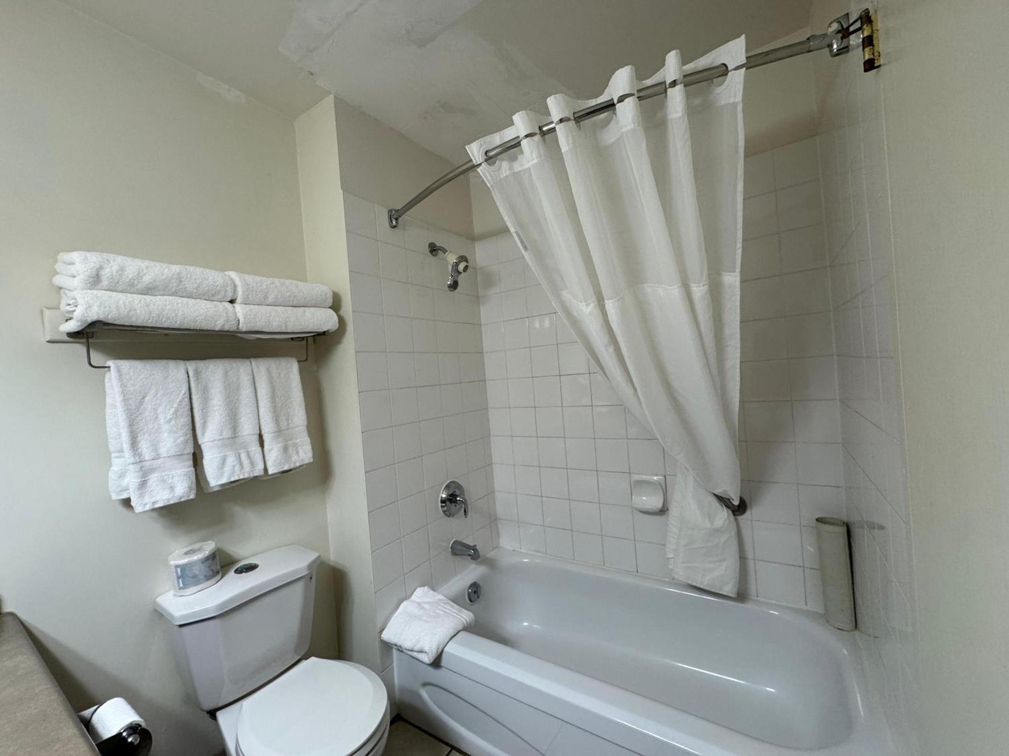 Howard Johnson By Wyndham Fort St. John Luaran gambar