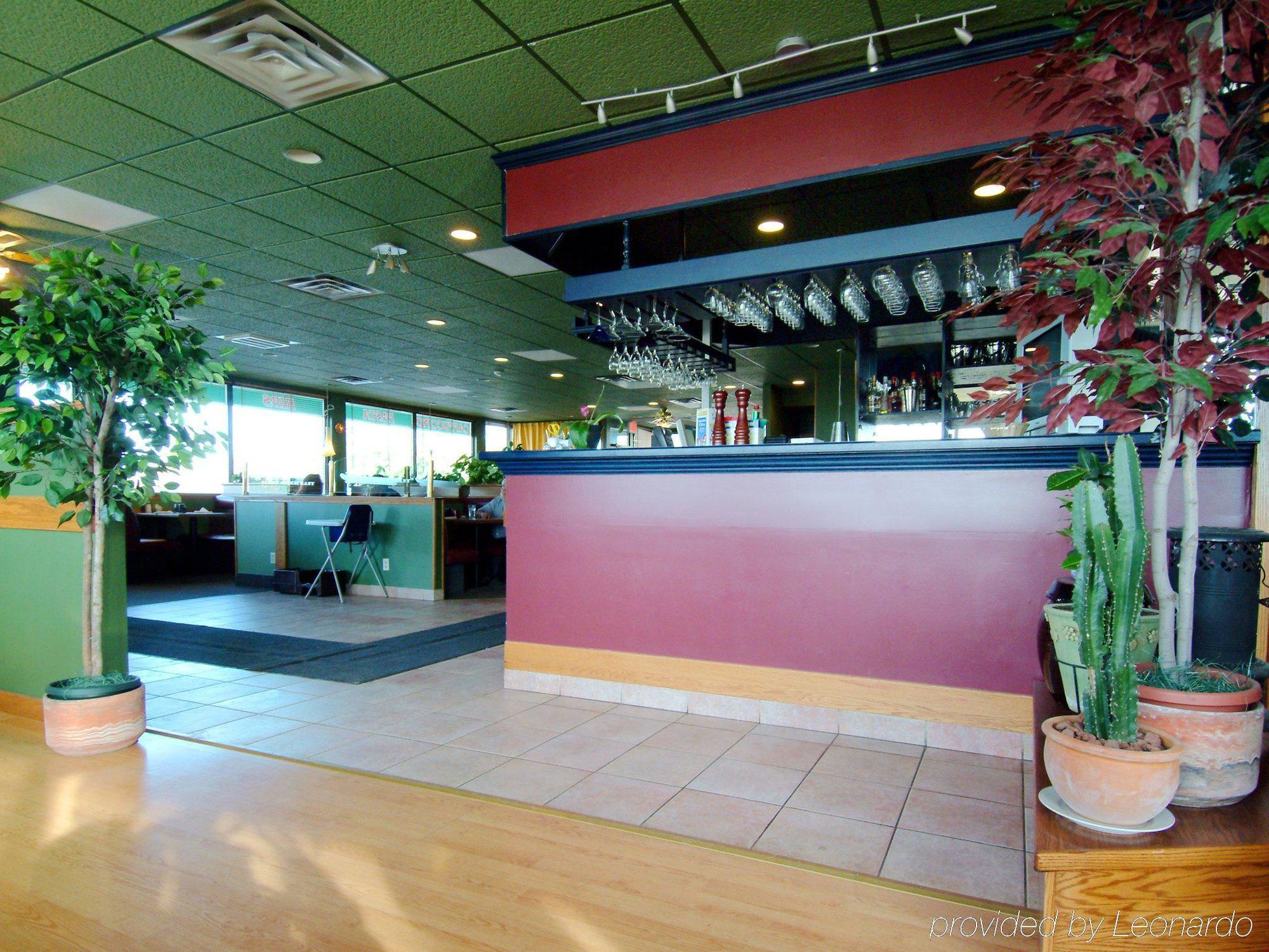 Howard Johnson By Wyndham Fort St. John Dalaman gambar