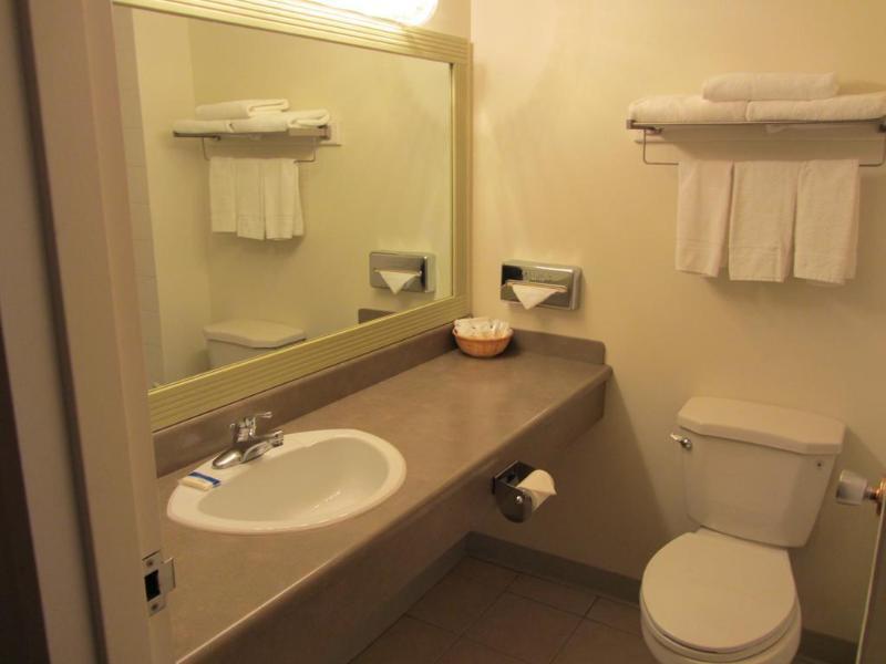 Howard Johnson By Wyndham Fort St. John Luaran gambar