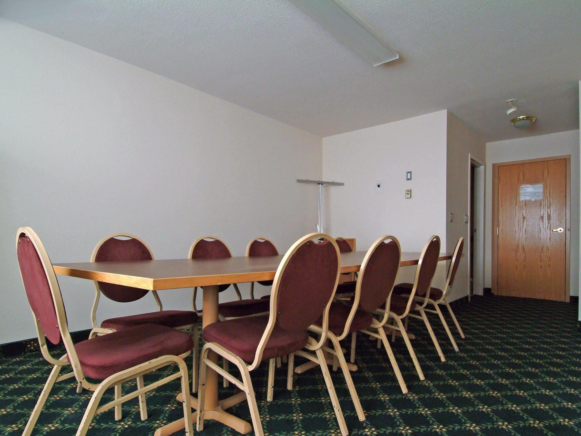 Howard Johnson By Wyndham Fort St. John Luaran gambar
